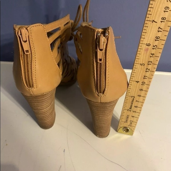 Report Gladiator Lace Up Open Toe Show Heel Sandals Size 8.5. - Picture 4 of 6